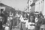 tt-film1946-12-desfile-escuela_primaria_superior.jpg